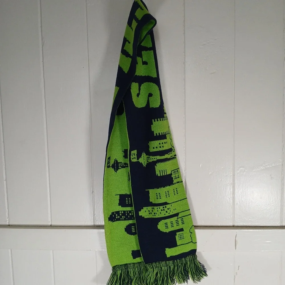 Seattle Seahawks Skyline Boom Knit Scarf Green‎ Navy Blue Threads For Twelves